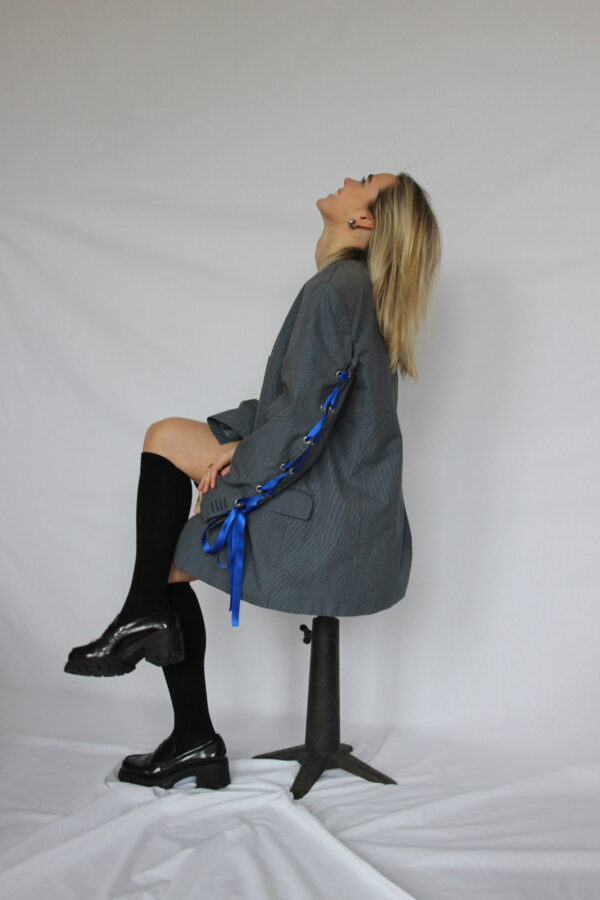 model-met-dreamy-dutch-blazer